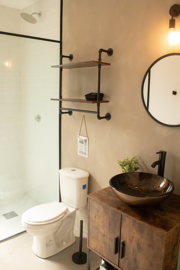 Bathroom sink and mirror